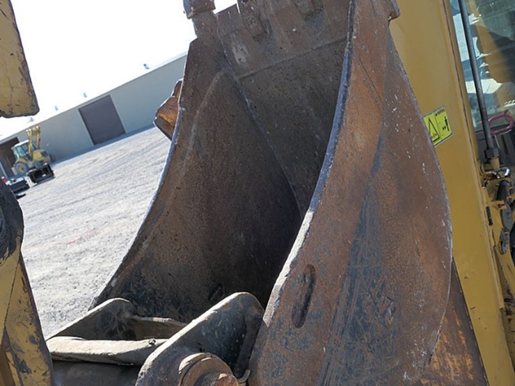 2006-caterpillar-420d-image-18