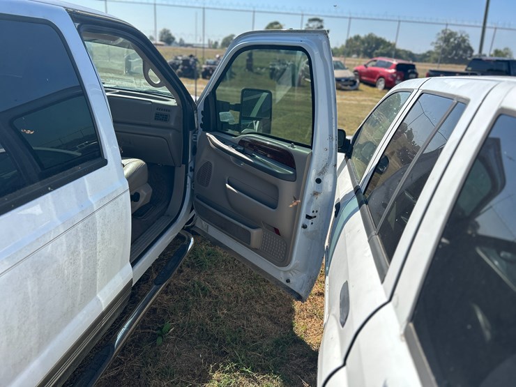 2000-ford-excursion-image-26