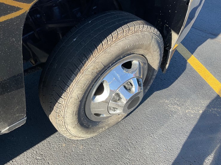 2017-chevrolet-silverado-image-12