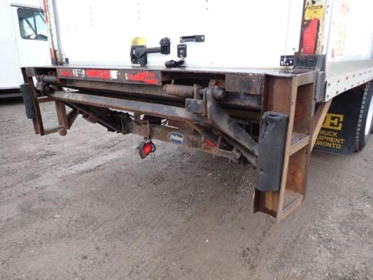 inoperable-2010-freightliner-m2106-business-class-image-49