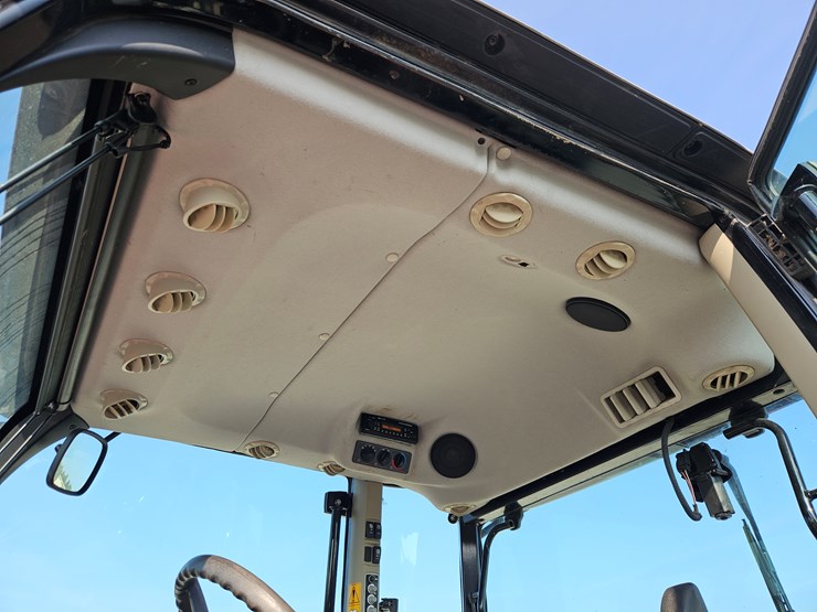 2021-massey-ferguson-6712-image-5