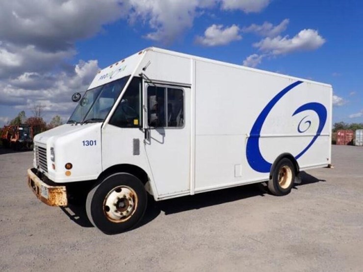 2013-freightliner-mt55-image-1