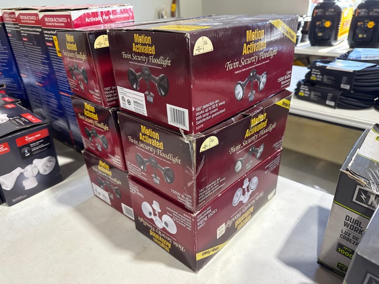 #28399-•-lot-of-(6)-motion-activated-security-flood-lights-image-2