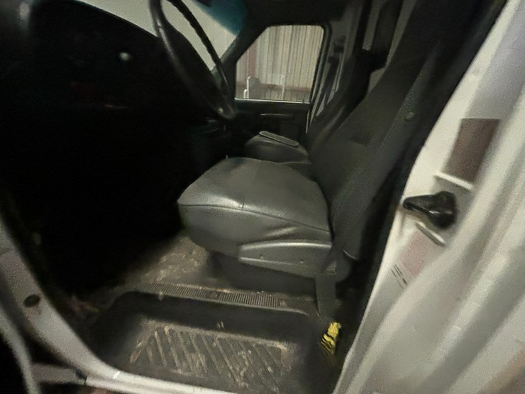 1992-ford-e350-image-39