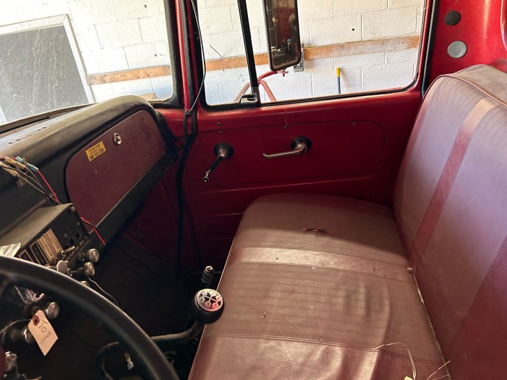 #22556-•-howe-load-star-1800-s/a-daycab-fire-truck-d0532ghb25589-image-61