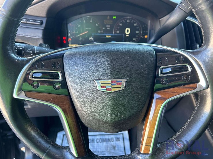 2015-cadillac-escalade-esv-image-13