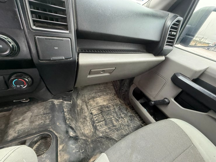 2017-ford-f150-image-48