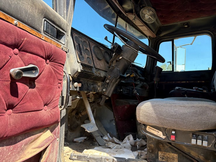 1995-international-9400-image-65