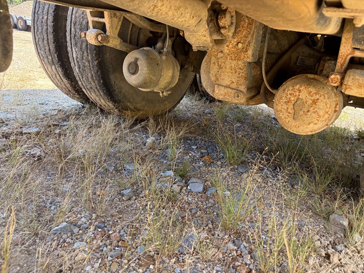 1995-international-9400-image-30