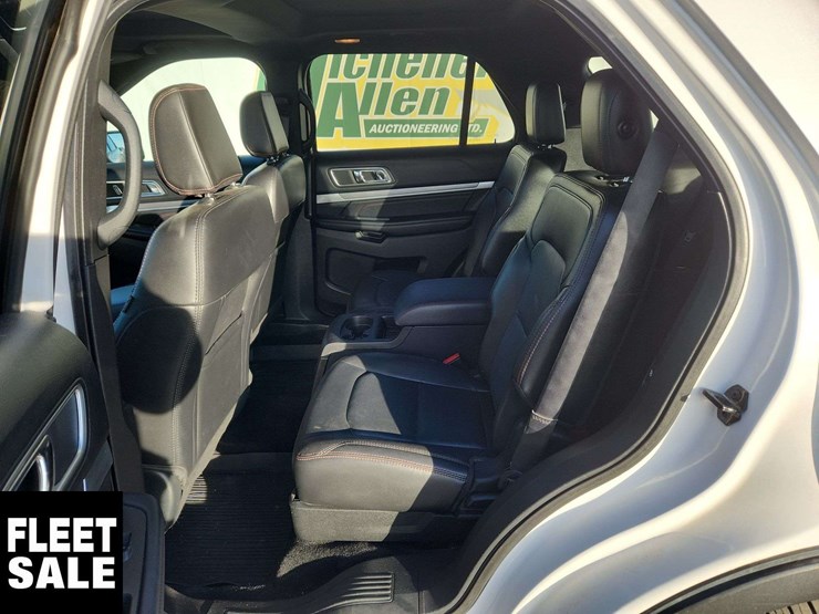 2018-ford-explorer-image-28