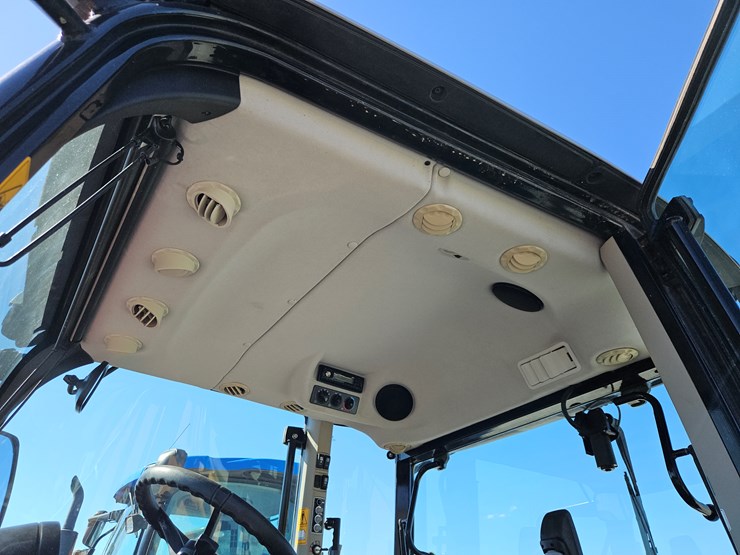 2020-massey-ferguson-6713-image-12