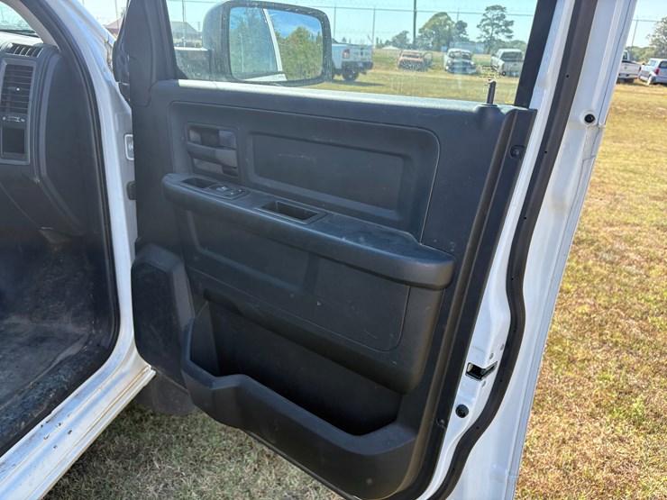 2017-dodge-1500-image-24