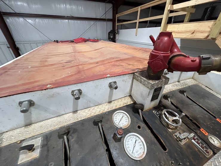 1993-freightliner-fl80-image-39