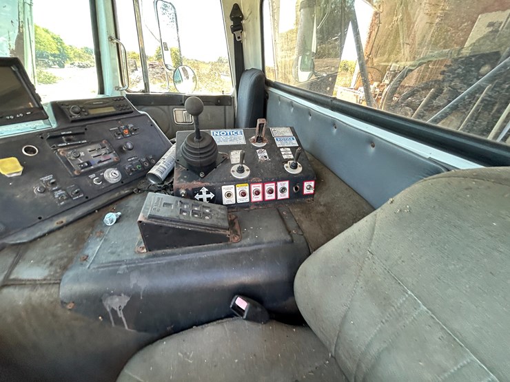 #22560-•-inop-2004-auto-car-t/a-daycab-garbage-truck-5vcdc6ce54h200305-image-45