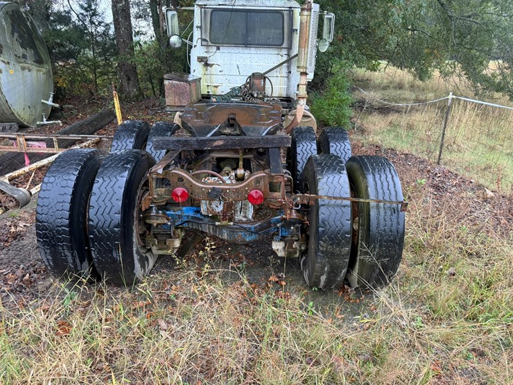 #22576-•-inop-1987-mack-r600k-t/a-single-cab-truck-tractor-vin:-1m3n231k8ht004087-image-16