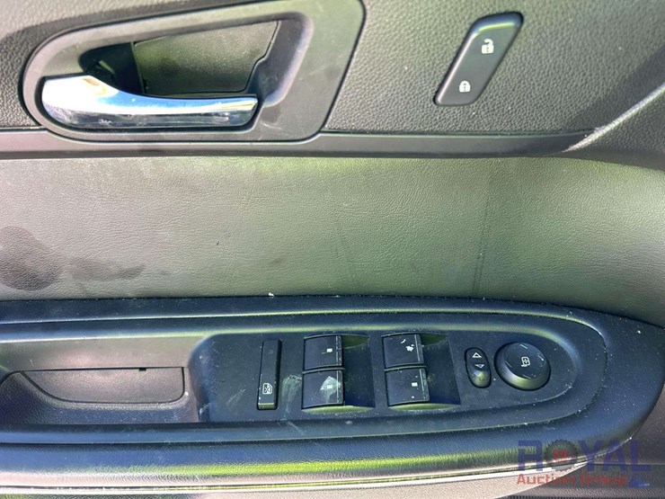 2014-gmc-acadia-image-13