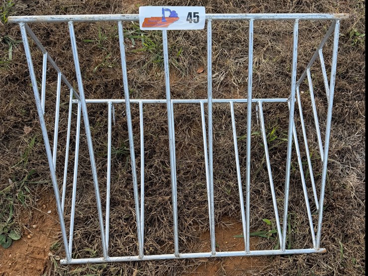 #45-•-hanging-hay-manger-w/-hooks-image-1