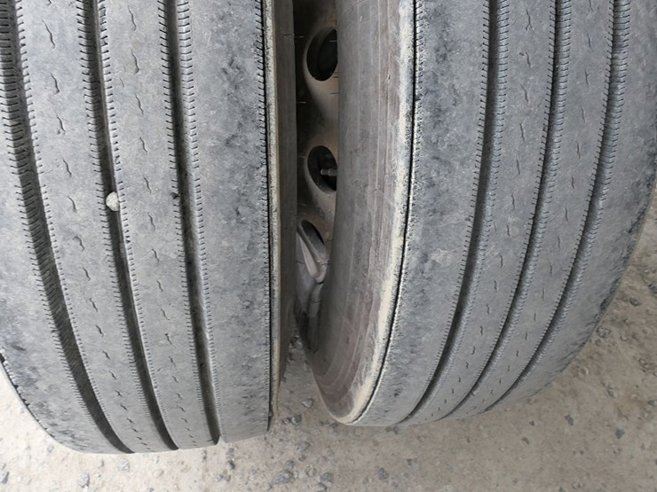 2019-genesis-34'-x-96"-image-11