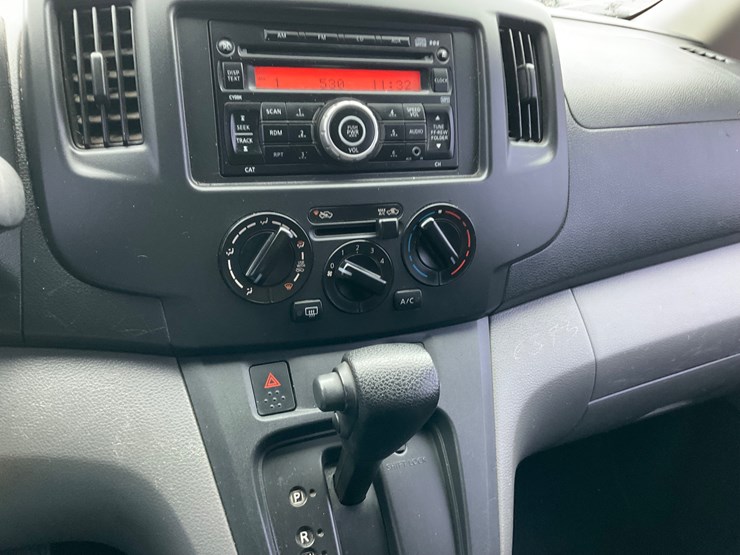 2017-nissan-nv200-image-13