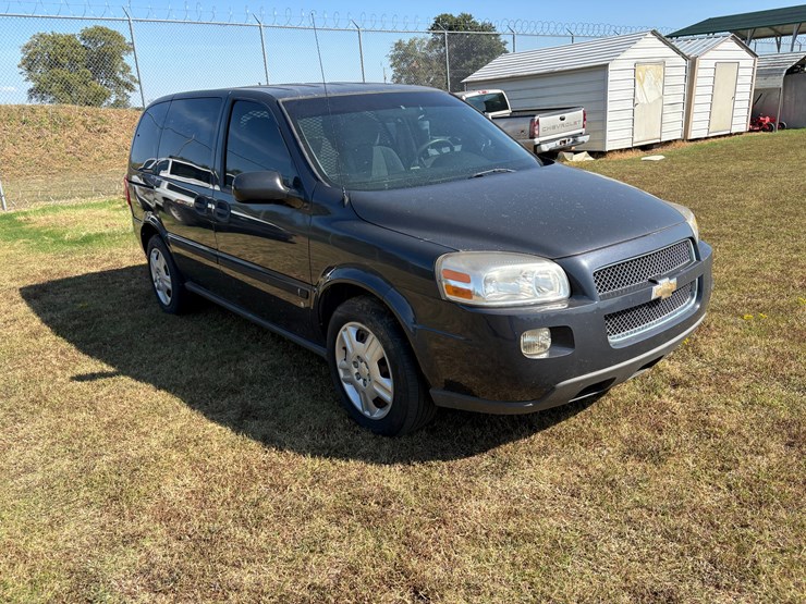 2008-chevrolet-uplander-image-2