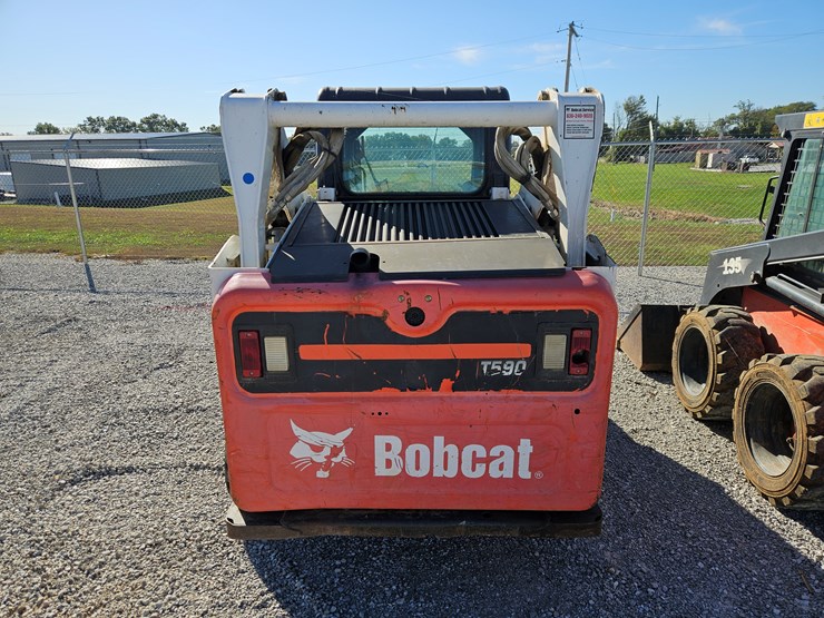 2013-bobcat-t590-image-17