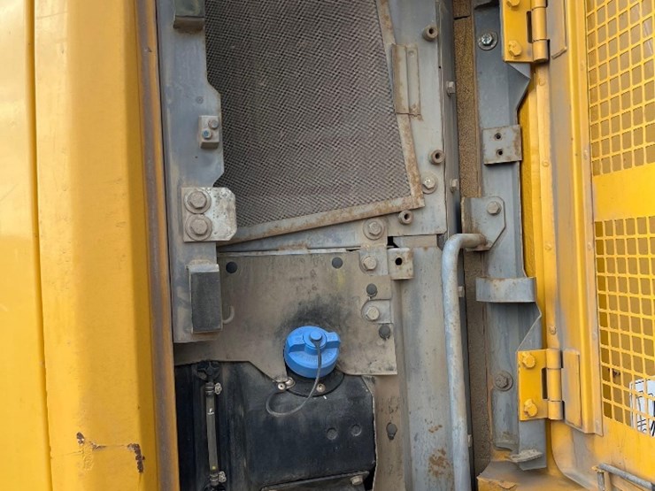 deere-245g-lc-image-19