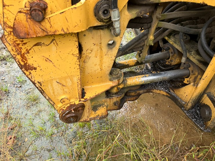 #22581-•-inop-ford-550d-backhoe-loader-image-7
