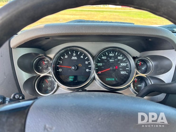 2013-chevrolet-3500hd-image-74