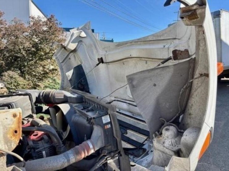 2013-ford-f750-xl-image-52