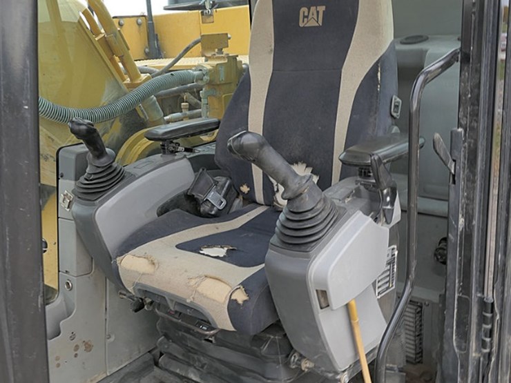 2015-caterpillar-329fl-image-44