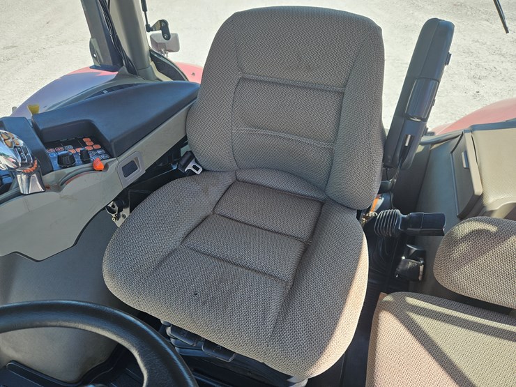 2011-case-ih-magnum-225-image-7