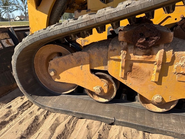 2021-caterpillar-289d3-image-10