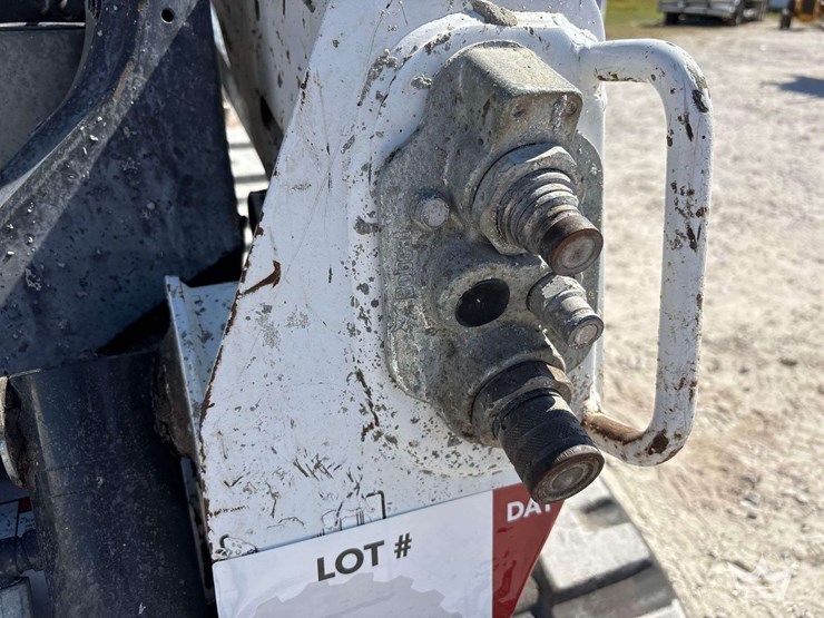 2018-bobcat-t590-image-12