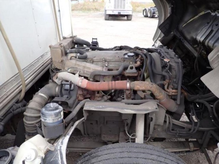 2018-isuzu-nrr-image-24