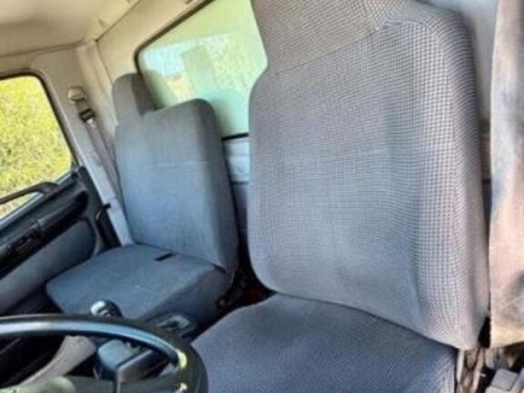 2010-hino-258-image-60