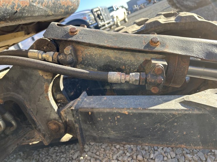 caterpillar-307-image-40