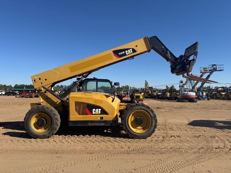 2015-caterpillar-tl943c-image-5