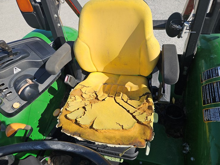 2016-john-deere-5085e-image-9