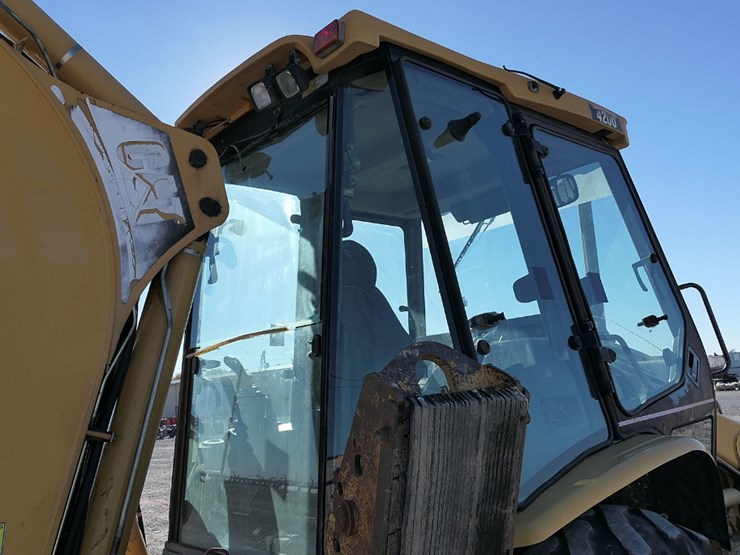 2006-caterpillar-420d-image-19