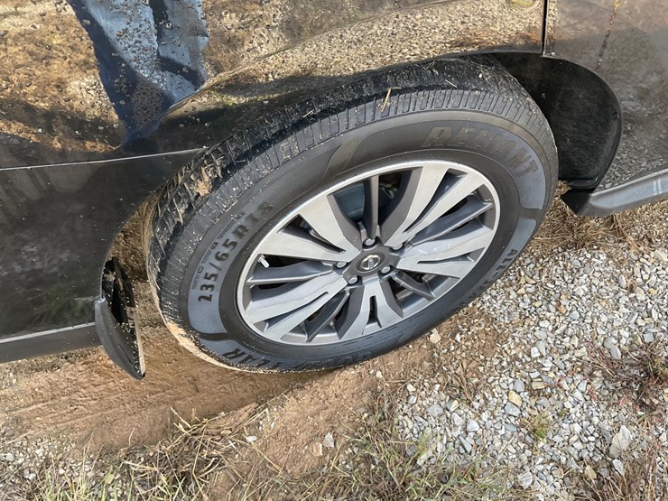 2017-nissan-pathfinder-image-9