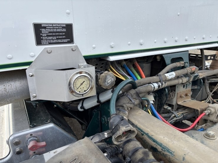 2018-kenworth-w900-image-22