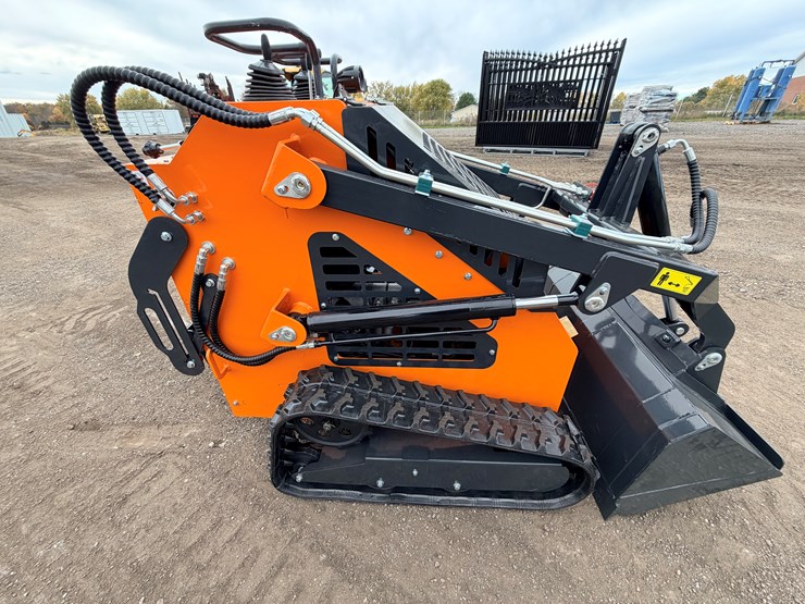 #1013-•-unused-2025-landhero-mini-skid-steer-loader-image-3