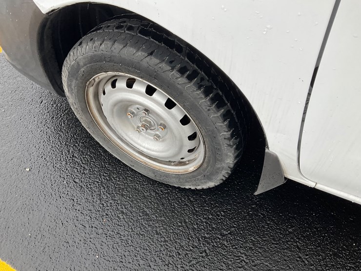 2017-nissan-nv200-image-11