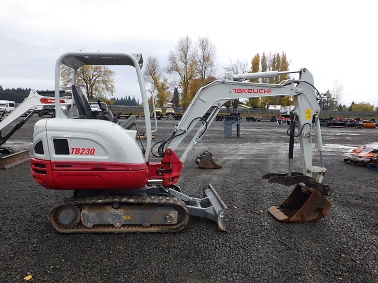 takeuchi-tb230-image-3