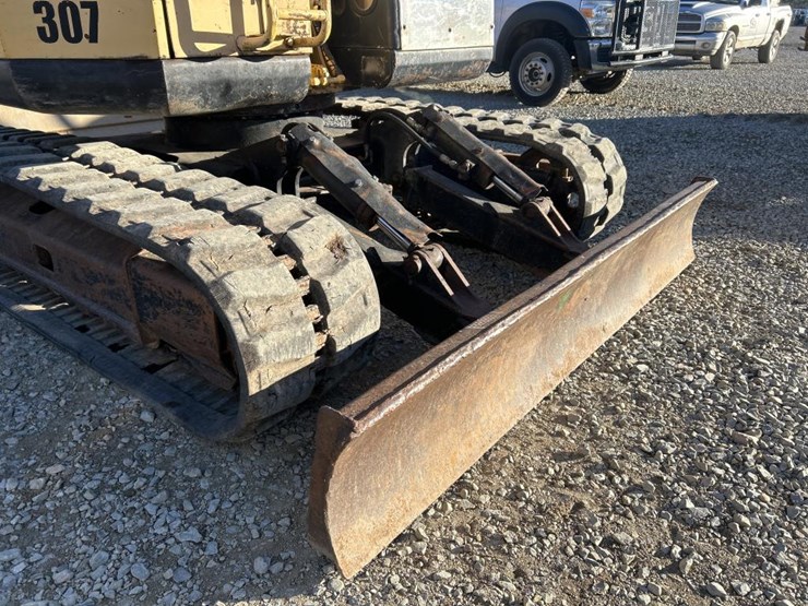 caterpillar-307-image-35