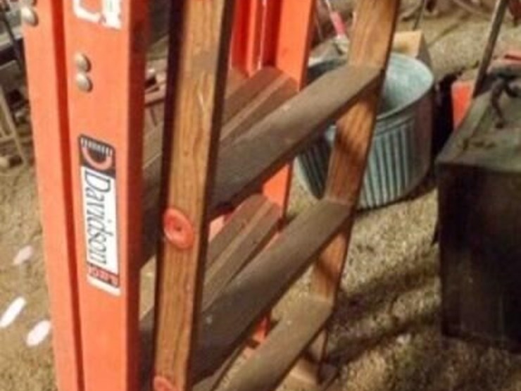 2---step-ladders-image-4