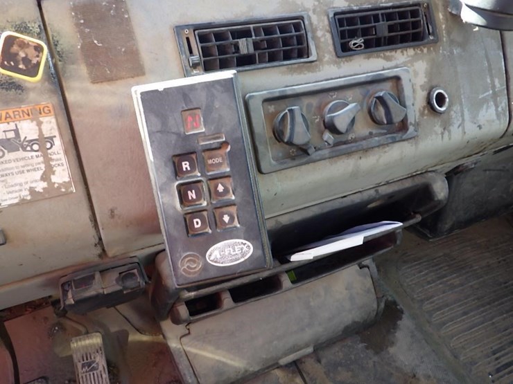 2002-freightliner-fl50-image-27