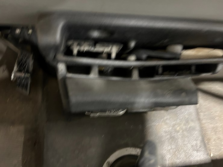 1993-freightliner-fl80-image-69