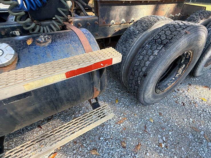 1995-mack-ch613-image-15