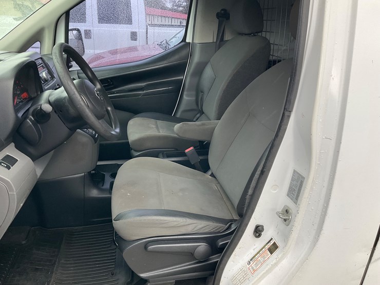 2017-nissan-nv200-image-14